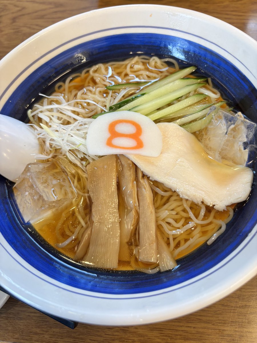 kalro8739's tweet photo. 今日のランチは久しぶりの8番ラーメンでした〜

また頻繁にこの8番ナルトをいただく日が来るとは😅 https://t.co/VV6UKPrihn