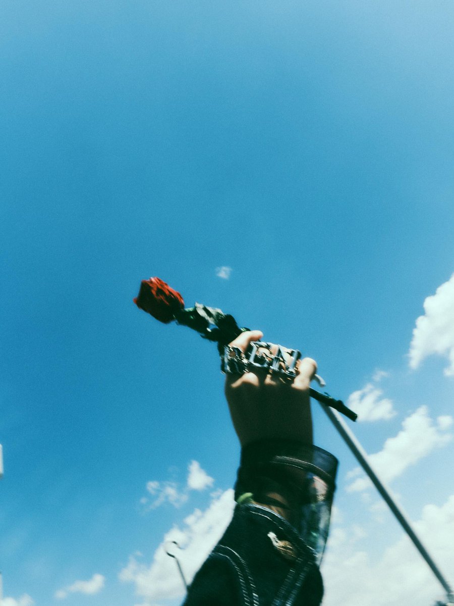 11zsq's tweet photo. 薔薇 × 川尻蓮 = 神 😭🌹💙
#JO1 #川尻蓮 #RenKawashiri
#Renolution #MAPS @official_jo1 https://t.co/L8yjkd8Xqe