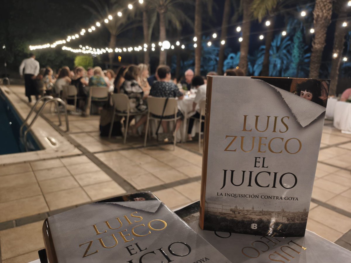 luiszueco's tweet photo. Cenas gastronómico-literaria en el Hotel Port Milenio de Elche, organizada por la librería Ali i Truc https://t.co/eVDXVFzz4d
