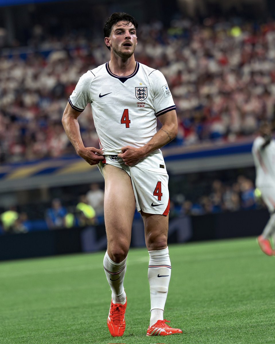 Chanichal3ca1's tweet photo. Declan rice 🏴󠁧󠁢󠁥󠁮󠁧󠁿 #declanrice https://t.co/kZDCtIvsN3