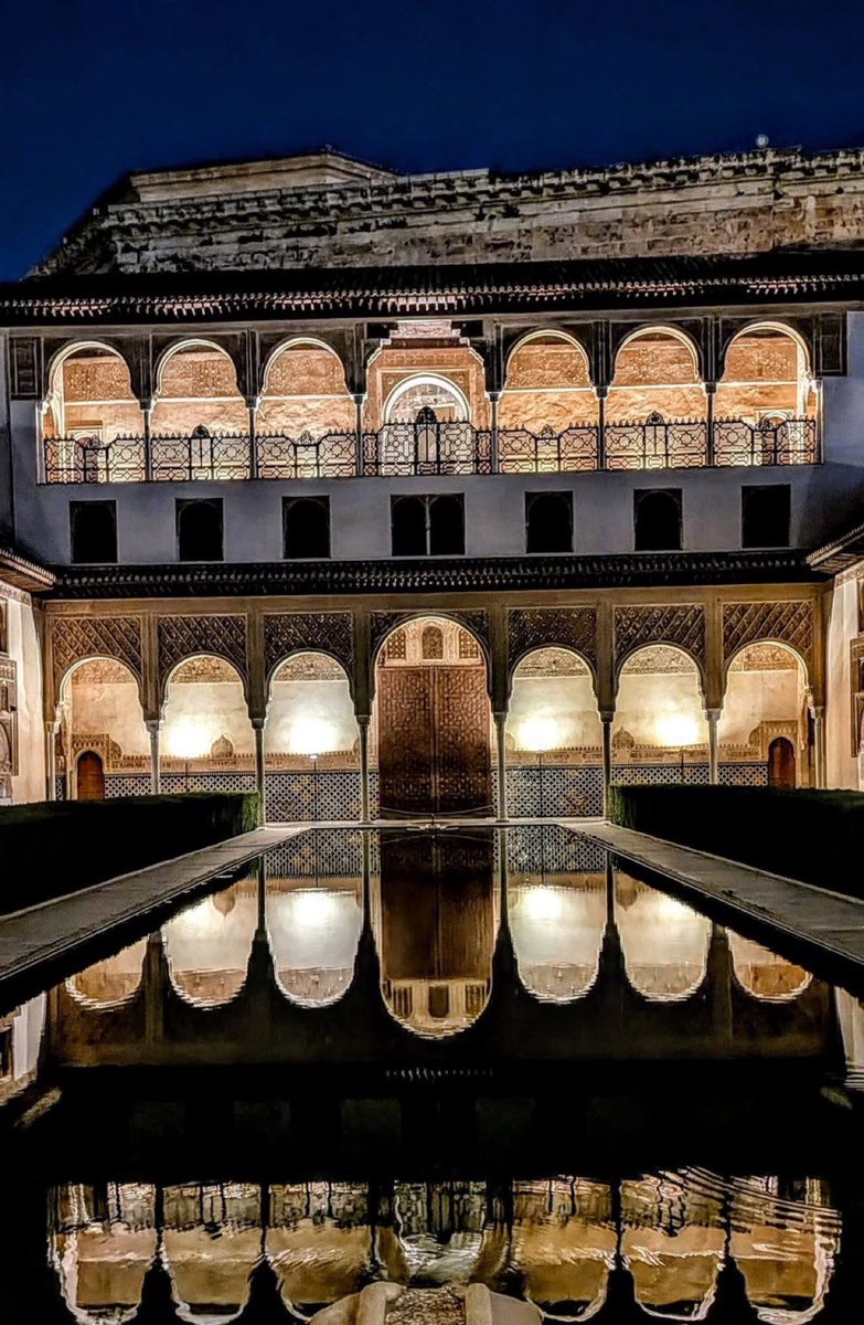 gomezdetejada's tweet photo. La Alhambra de noche II. 

Foto: Carlos G. Lagares https://t.co/6fzGtTw9xp
