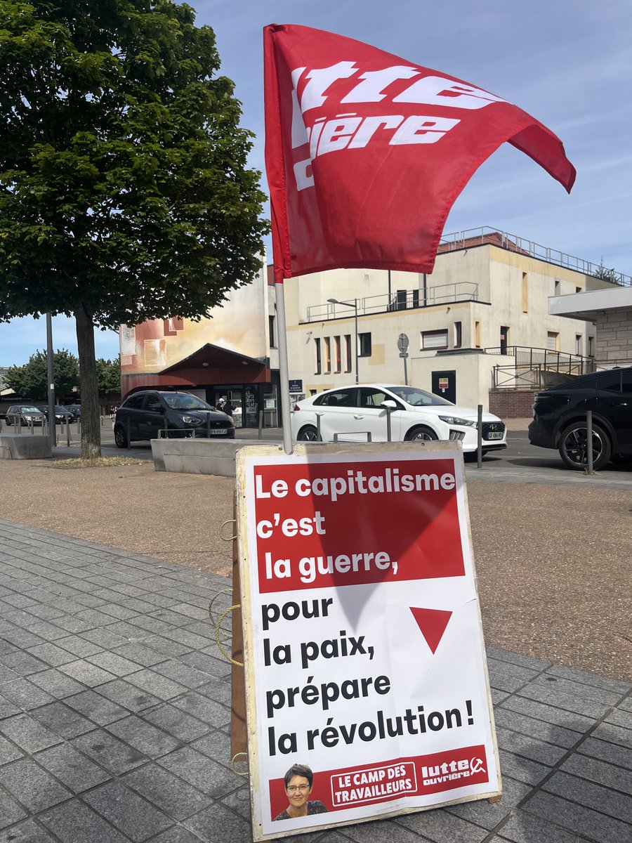 MelaniePeyraud's tweet photo. 🔥 La caravane @LutteOuvriere passe par Évreux aujourd’hui 😊
Un aperçu de nos axes de discussions sur nos affiches 👊🚩
⬇️ https://t.co/6ihlIDzdGJ