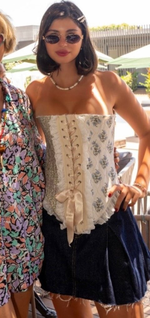 tdiziita's tweet photo. she’s so pretty 🤏🏻 https://t.co/2cUTQsKeTv