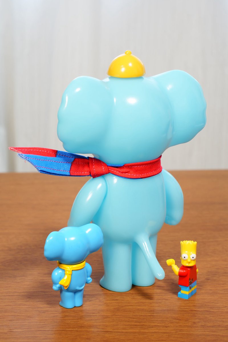usausa_inc's tweet photo. ZOUくん-象太郎-（青蓄光成形）コジカトイズさんのオリジナルソフビ。受注生産青蓄光未塗装、マフラー装着！帽子と頭部内マグネットっ！お好みメイクアップ♪シール貼るというコストカットとエンタメ要素をもった野心的なお品っｗコダワリの広がったお耳からのピンと揃った足までのシルエット美しっ！ https://t.co/RkCG1qkHyS