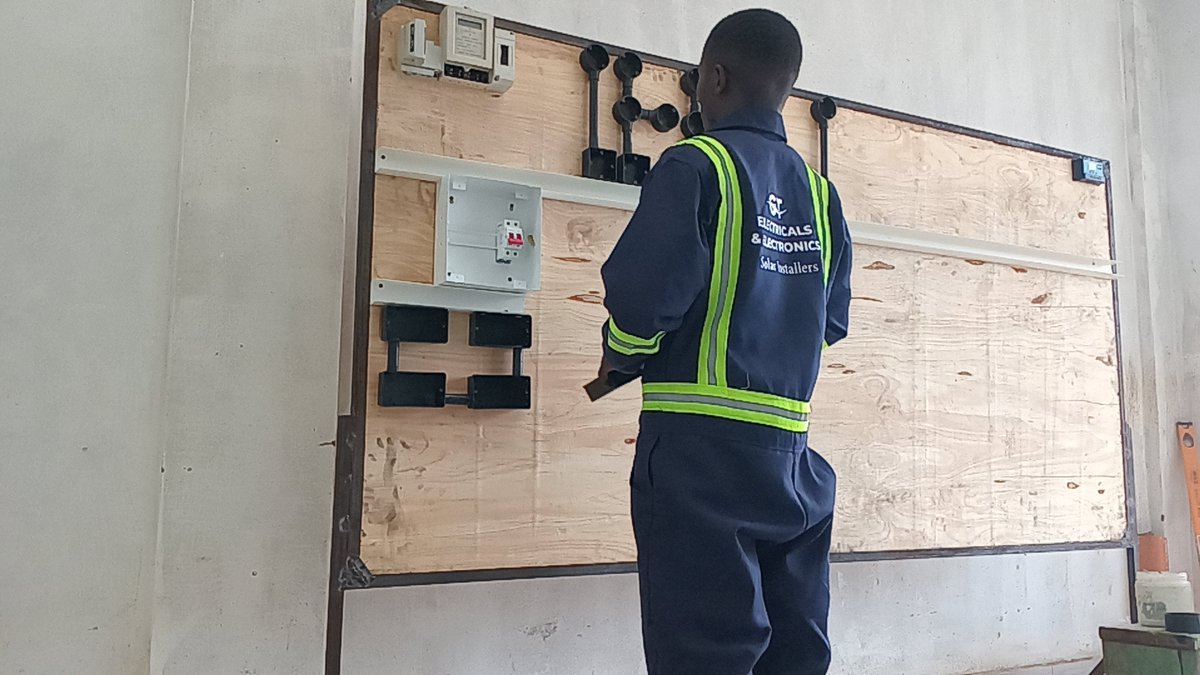 saphaelectrical's tweet photo. https://t.co/P2AQmWYKbi
