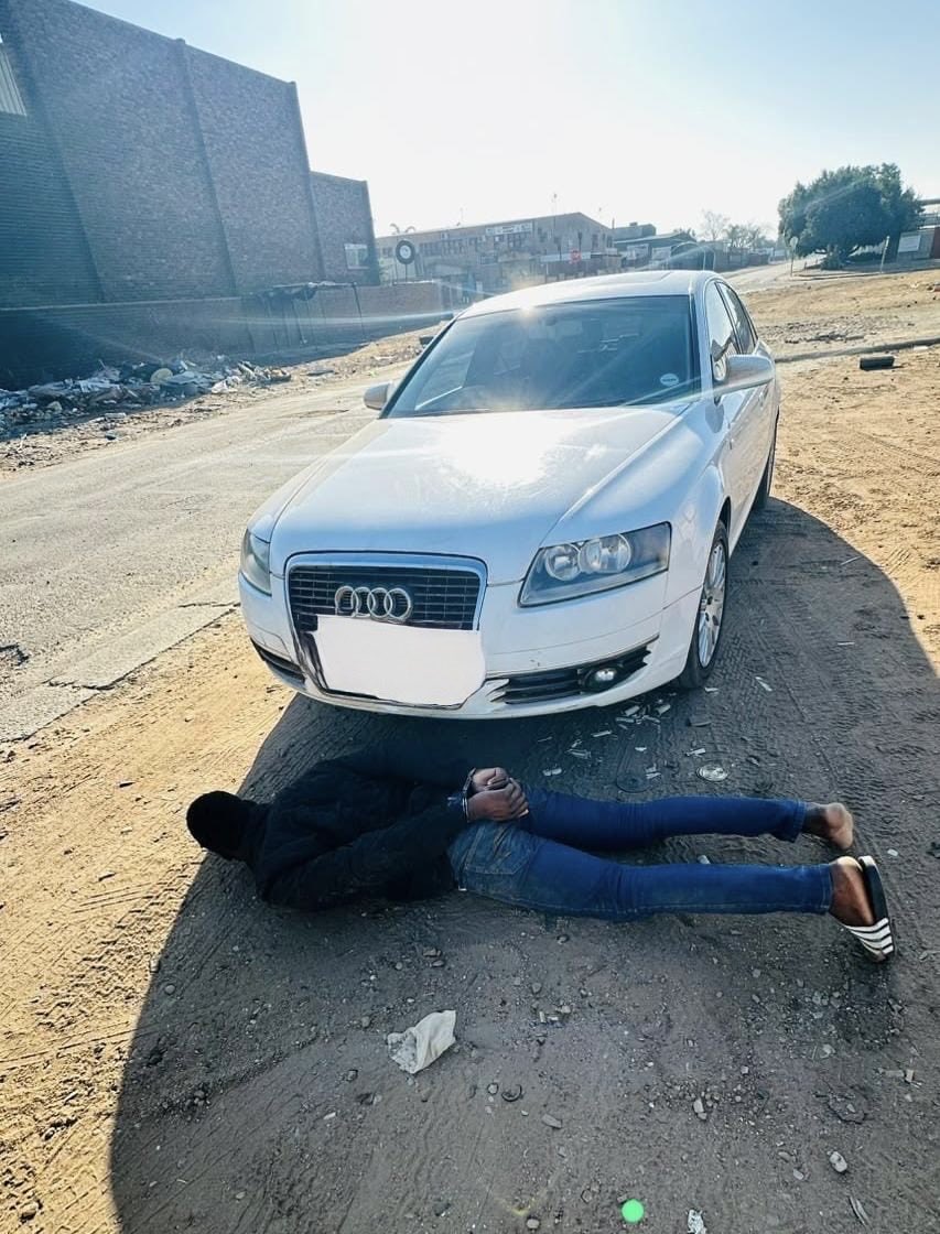 CrimeWatch_RSA's tweet photo. [FOREIGN NATIONAL SMUGGLING ILLICIT]

A 25-year-old Zimbabwean national, Eldrie Ngwenya, appeared before the Polokwane Magistrate's Court on Monday, 06 July 2026, on charges of possession and transporting illicit cigarettes worth the estimated value of R35 000. 

He was remanded in custody until 09 July 2026, for further court proceedings.

The accused was arrested on Sunday, 05 July 2026, by members of the Limpopo Provincial Flying Squad during an intelligence-driven operation. 

Police received information about a white Audi A4 allegedly being used to transport and distribute illicit Remington Gold cigarettes in Polokwane and Tzaneen.

The vehicle was traced and stopped in the Ladanna policing precinct. A search of the vehicle led to the discovery of a large quantity of illicit Remington Gold cigarettes to the estimated value of R 35 000. The driver was arrested at the scene.