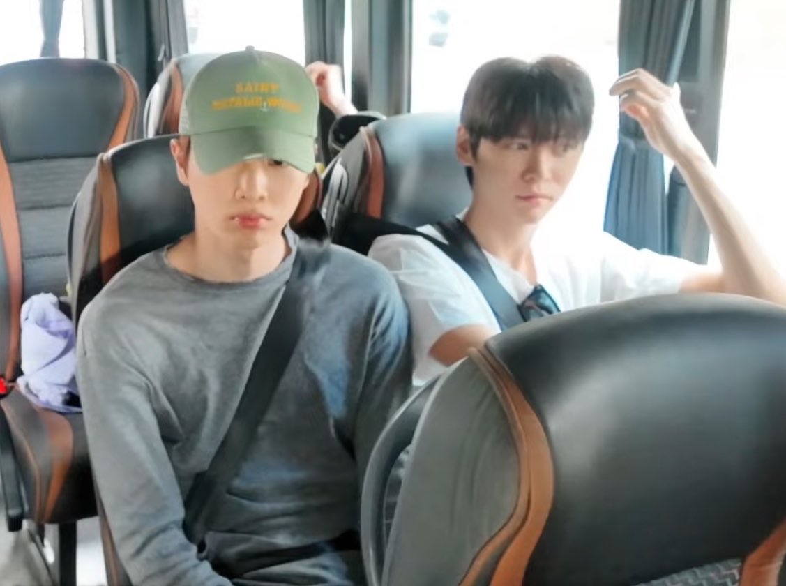 inadeepwater's tweet photo. บอกจั๊นตัวใหย่อีกแล้ว ตาบ๊องนี่ จั๊นก้อมีหัวใจน้ะ 😾 https://t.co/12kBMvPOtA