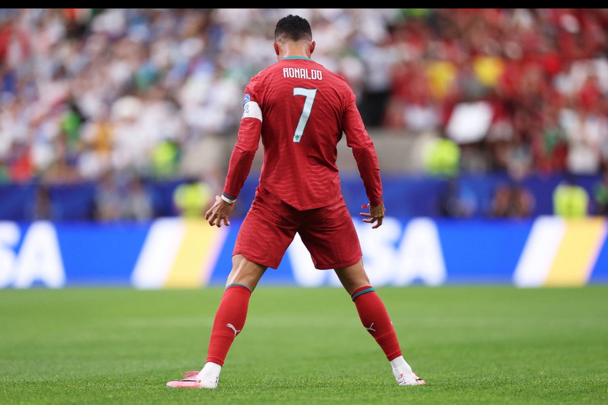 keshunited's tweet photo. I’m grateful to have watched you play football, this is not the end . 
You have motivated many young people around the world not just in football but in other aspects of life. I pray your next chapter replicate the success you have achieved so far . All the best @Cristiano 
My 🐐 https://t.co/IcoPrbQSOX