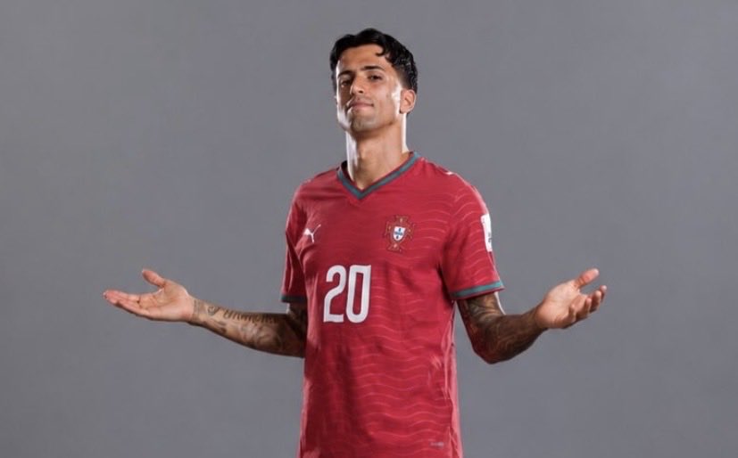 n58211's tweet photo. كيف تبغى البرتغال تفوز بكأس العالم، وهذول لما يوصلوا عند مرمى الخصم يموتوا ولا يمرروا لأحد https://t.co/Sr0Wvk9sBT