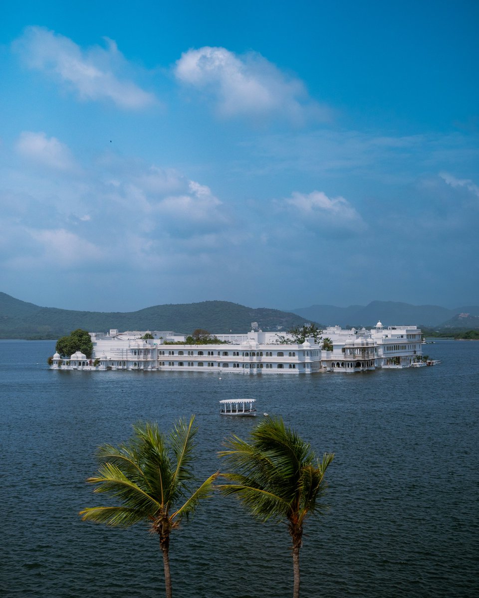 Indiatourgroup's tweet photo. 🇮🇳 Stai organizzando le tue #VacanzeInIndia?

Scopri la nostra guida completa con itinerari, Rajasthan, Taj Mahal, Kerala, Golden Triangle Tour, consigli di viaggio e tour privati per italiani.

📖 https://t.co/KKeUmbqVNV

#ViaggioInIndia #Rajasthan #IndiaTravel https://t.co/F1LnNGBj6F