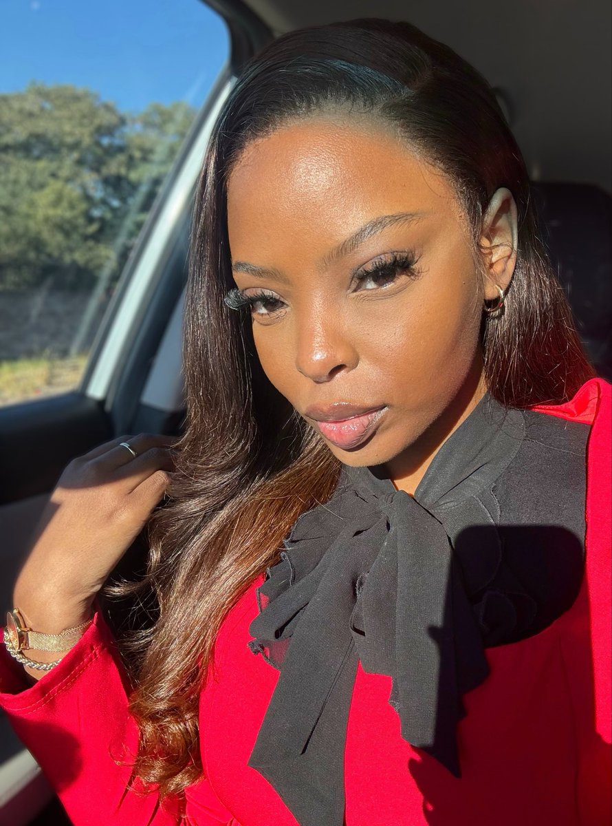 MbaliNKM's tweet photo. I wouldn’t trade being a South African woman for anything. ♥️ https://t.co/IzjZAdR6Gr