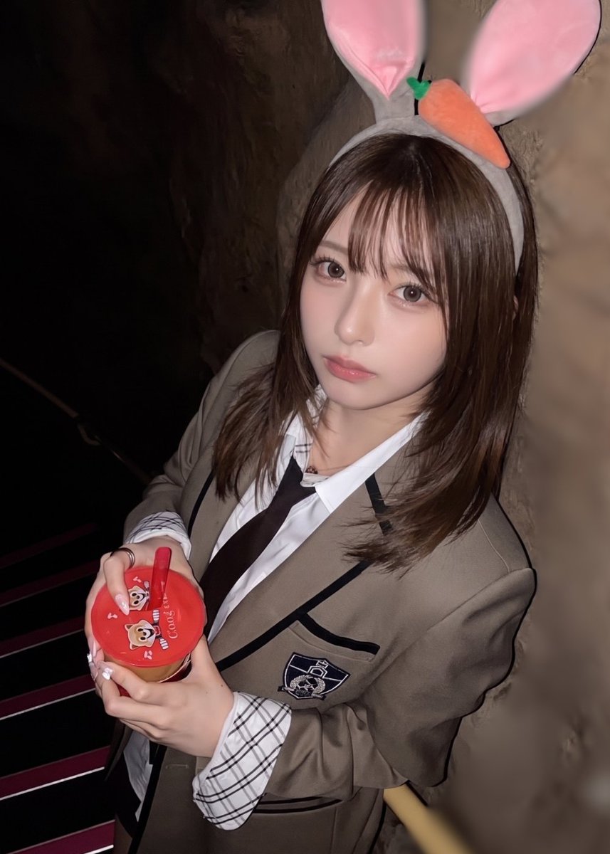 BOKNOTEumih's tweet photo. 【驚愕】ミスコンファイナリストの裏の顔が怖すぎる

水瀬ふうか（現大学3年）
東京都目黒区

表の顔
・2025女子大学ミスコンファイナリスト
・高校の時からマドンナと言われていた
・定期テストは常に学年上位
・愛嬌抜群
・お茶目な性格
・グラビア級の水着姿

裏の顔 https://t.co/iGUh6QhNlb
