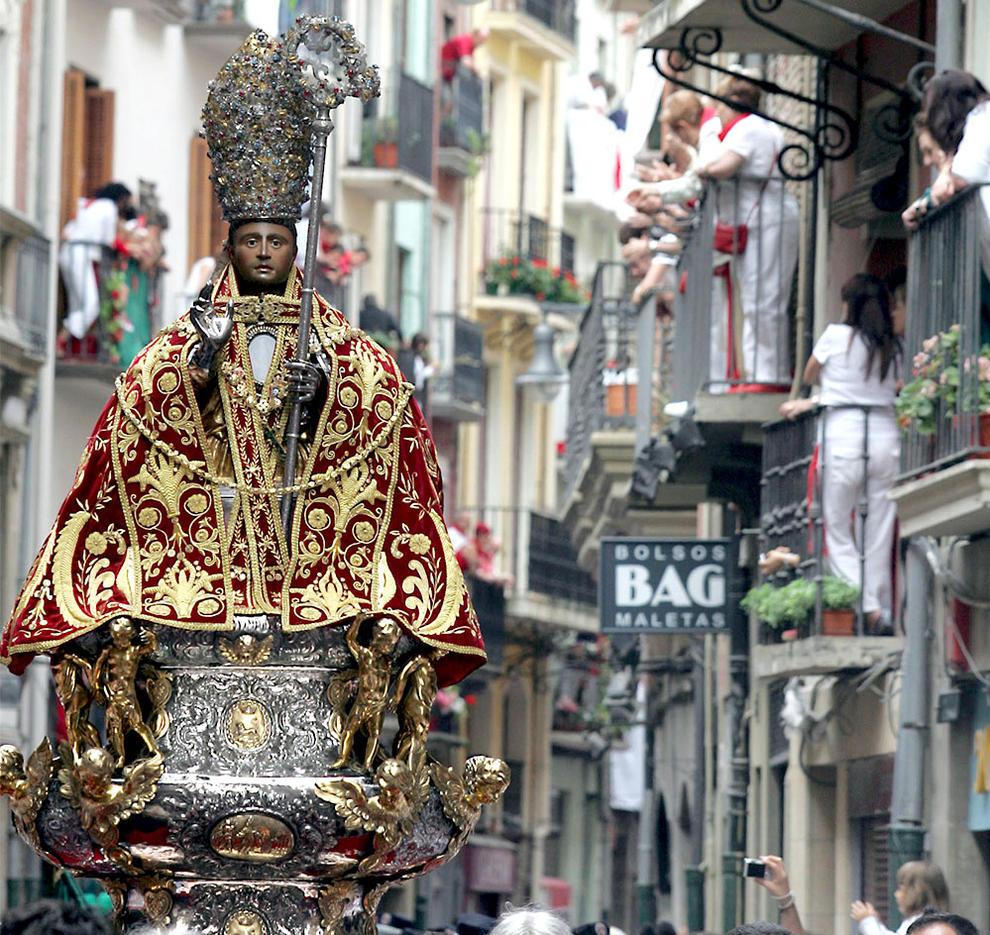 1osCristianos's tweet photo. SAN FERMÍN - 7 DE JULIO

San Fermín nació a mediados del siglo III en la romana Pompaelo, actual Pamplona, primogénito de un senador local, Firmo.

#SanFermin

https://t.co/BJDTK8t1eP https://t.co/dYBNrNpQHN