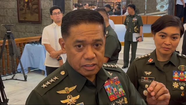 dzrhnews's tweet photo. AFP ‘SPACE FORCE’, TARGET SA 2028

JUST IN: Bubuo ang Armed Forces of the Philippines ng isang “space center” na kalaunan ay planong gawing space force o space command.

Ayon kay AFP chief of staff Gen. Romeo Brawner Jr., kabilang ito sa napag-usapan sa command conference kasama si Pang. Bongbong Marcos ngayong araw, Hulyo 7.

“Dalawa ang importanteng gamit ng space. Number one is ISR (intelligence, surveillance, and reconnaissance)… And second is to connect all our systems,” paliwanag ni Brawner sa Camp Aguinaldo.

“As early as now, ginagawa na natin ‘yung unit,” dagdag ni Brawner. “Anyway, mayroon naman na tayong services that we are tapping in order for us to be able to take advantage of space technology.”

May pondo na umano ang programa at target mailunsad pagsapit ng 2028. | RH 52 @ednielparrosa, DZRH News