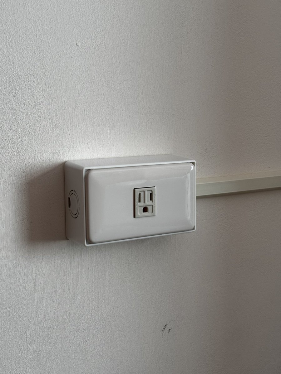 Co_Cho1213's tweet photo. 在家不是在做水電就是在洗冷氣 https://t.co/ek3xi2hHff