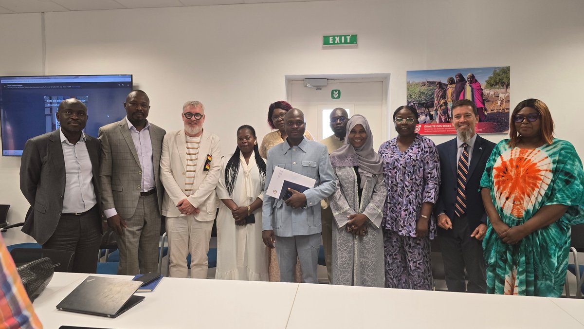 FrancisUNDP's tweet photo. Very proud to officially install a new leadership for @PNUD_Tchad's Staff Association, opening an new era in promoting the well-being and interests of all personnel.   Special 🙏 to the outstanding electoral commission and all candidates who ran.  #ParticipativeDemocracy 💪 https://t.co/40K1hZcXjh
