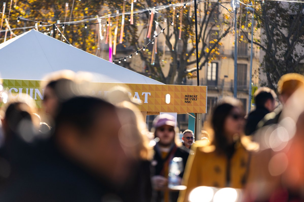 OleoRevista's tweet photo. 🫒El Mercat de l'Oli Nou 2026 refuerza la promoción de los alimentos de proximidad
📢Incorpora las mieles catalanas en su segunda edición
@prodeCAT 
https://t.co/U1vPO4Kzu5 https://t.co/dAGaPCFOZu