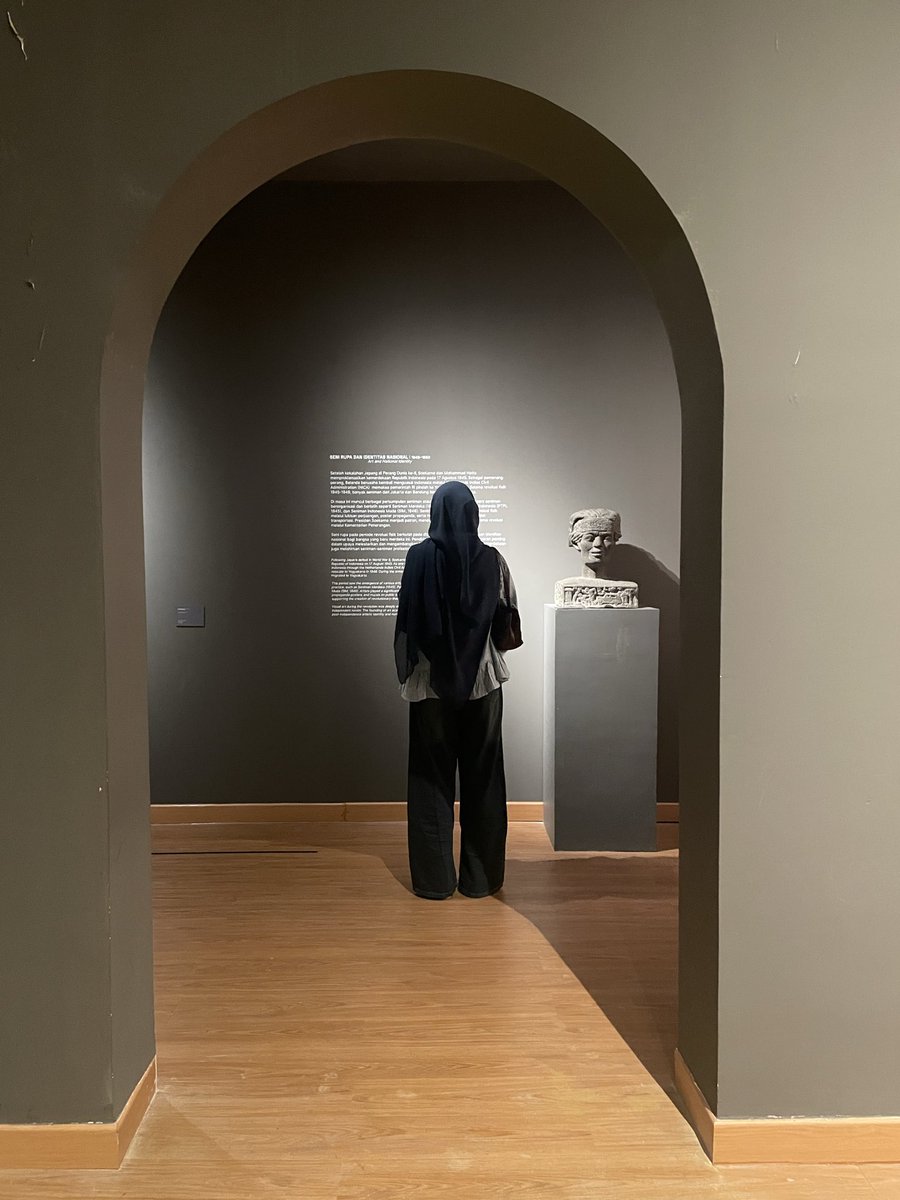 cinnamouin's tweet photo. national gallery of indonesia, Jakarta. https://t.co/GIt6oKq9gU