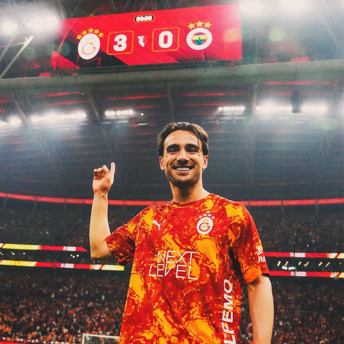 Gio_YA11's tweet photo. Joyeux anniversaire à Yunus Akgün, qui fête aujourd’hui ses 26 ans ! 🎂

Déjà un très beau palmarès à son actif :

5x champion de Turquie 🇹🇷 
2x vainqueur de la Coupe de Turquie
1x vainqueur de la Supercoupe de Turquie
1x champion de deuxième division turque
1x champion de Championship 🏴󠁧󠁢󠁥󠁮󠁧󠁿

Et ce n’est sûrement que le début. 👏
