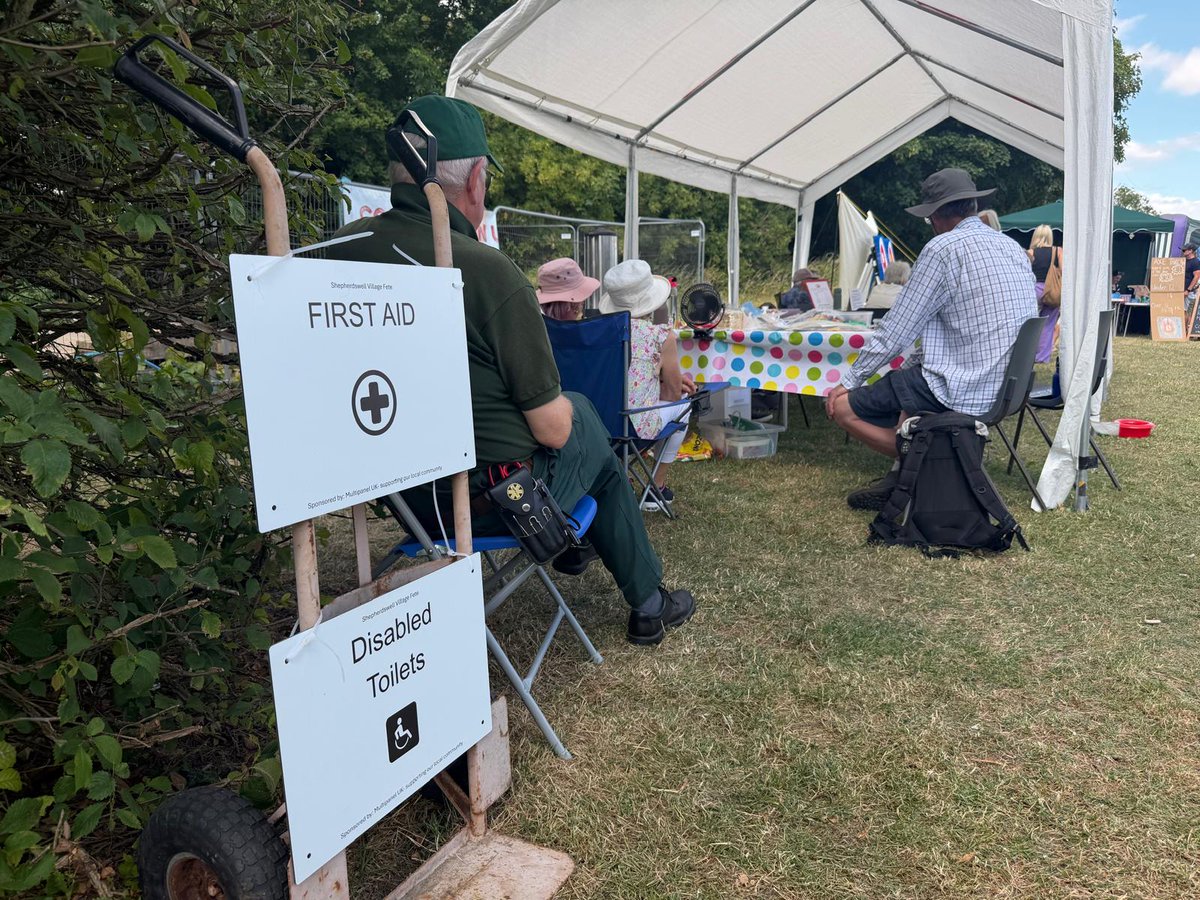 MultipanelUK's tweet photo. ☀️Summer's here! @MultipanelUK was proud to support Shepherdswell's first ever village fete with signage made from lightweight, cost-effective #AlupanelX.
The event raised over £6,000 for a new village play park. Brilliant work by all involved! 👏
#Community #Signage #Alupanel https://t.co/fIMJvXUp9q