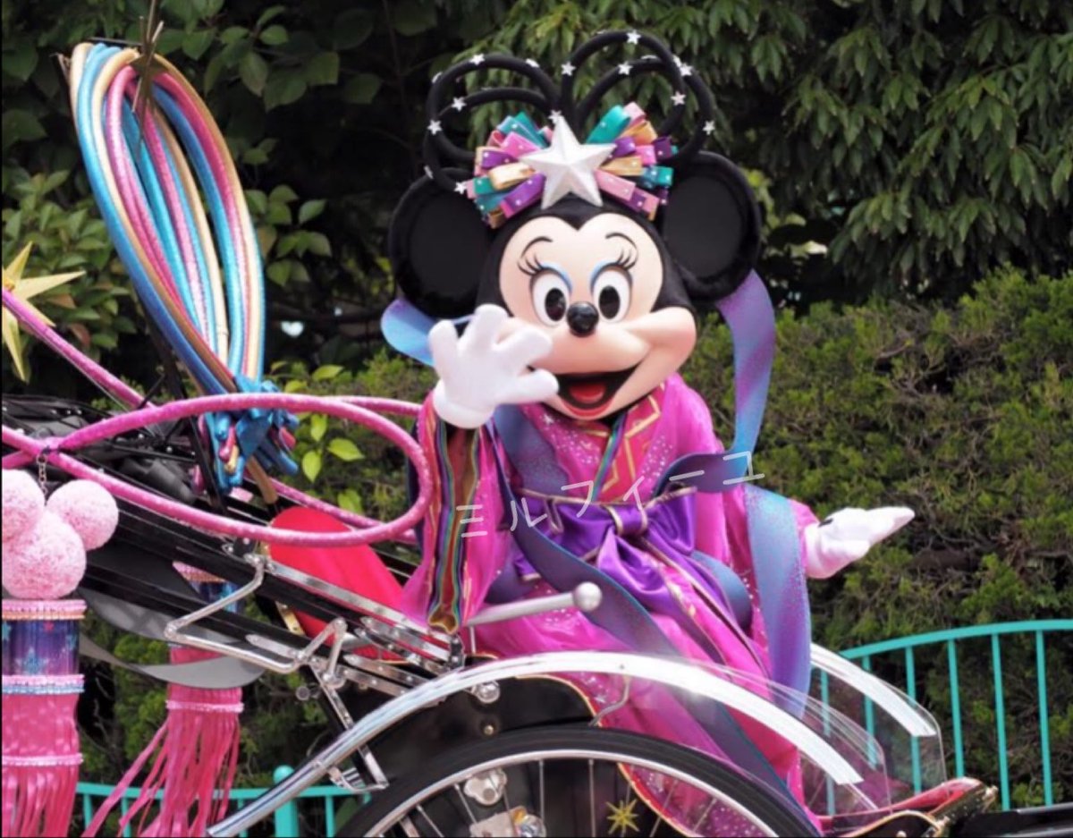 yensidevol's tweet photo. @TDR_PR また七夕イベント🎋復活でミッキー人力車はあの方に引いてもらって、
ワールドバザールの真ん中に短冊かけられるブースが復活しますように🙏✨ https://t.co/i8dMXvkVYB