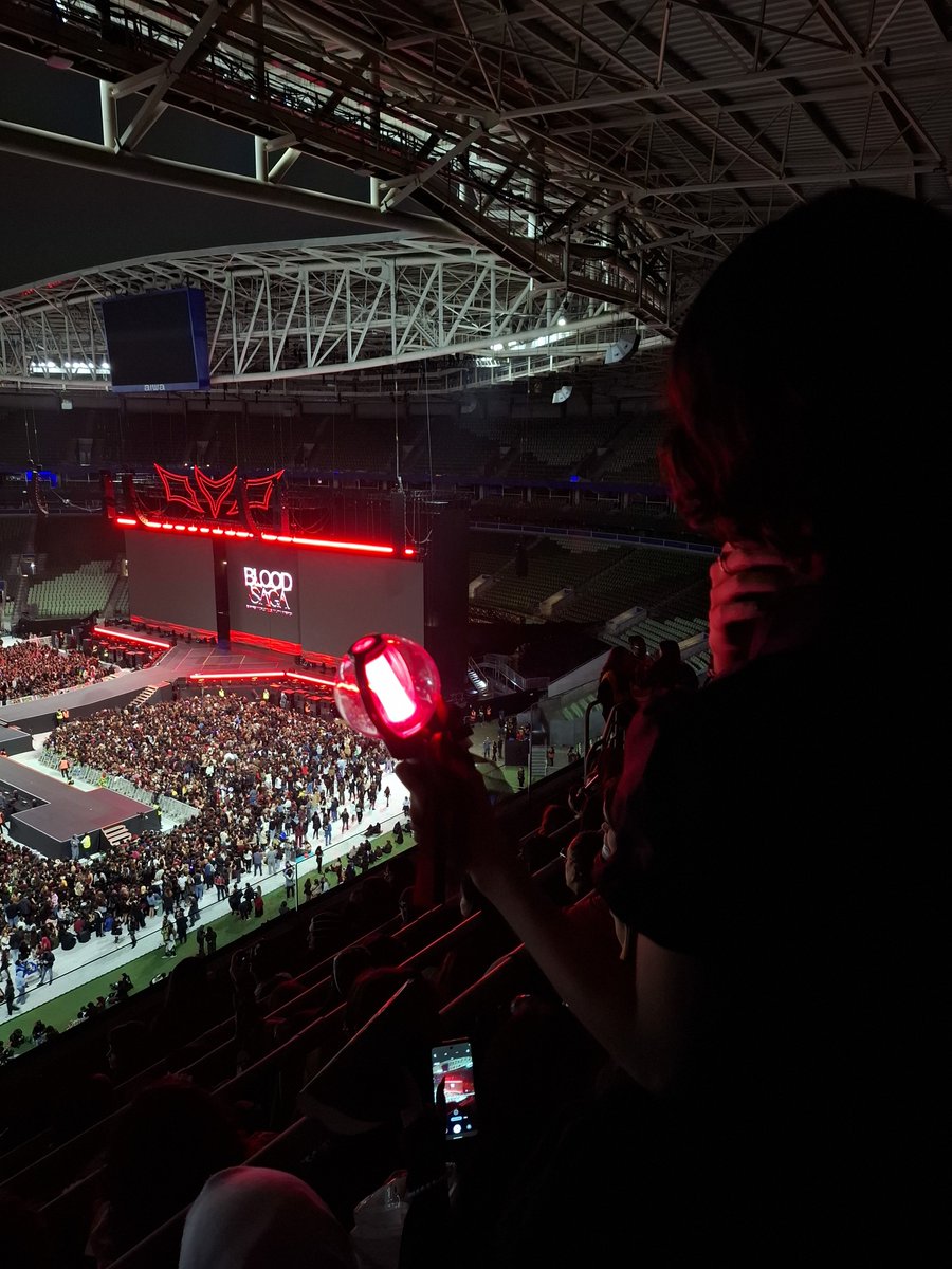 HSWONIE's tweet photo. esse show vai sempre ficar marcado em mim assim como o enhypen já marca o meu coração. eu sou muito grata pelos meus amigos que tornaram o meu primeiro show uma experiência tão única e bonita. eu te amo enhypen! https://t.co/NeN7jJcnv0