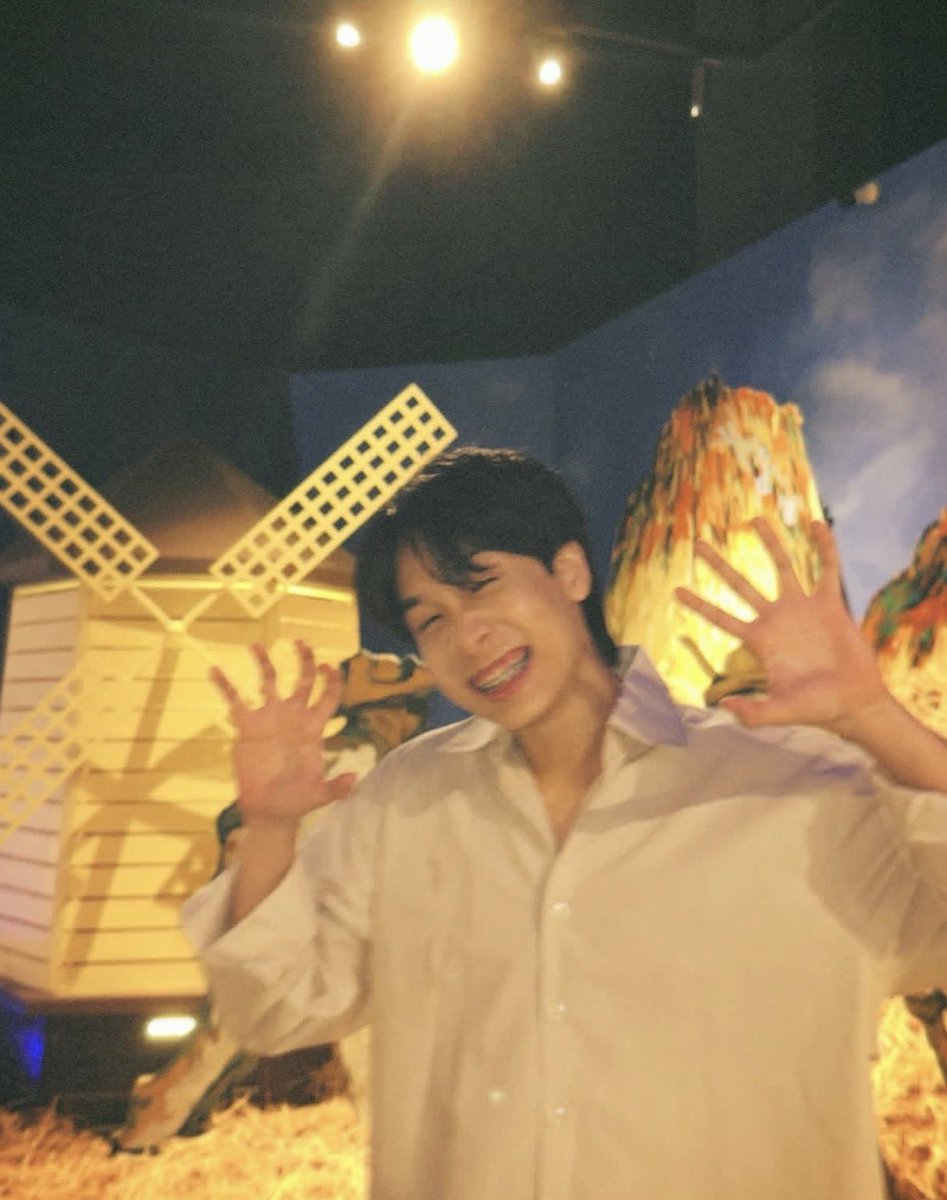 AoroArai's tweet photo. ผมชอบคุณ แล้วคุณล่ะ ? ชอบผมได้ไหม https://t.co/3A5T421zCo