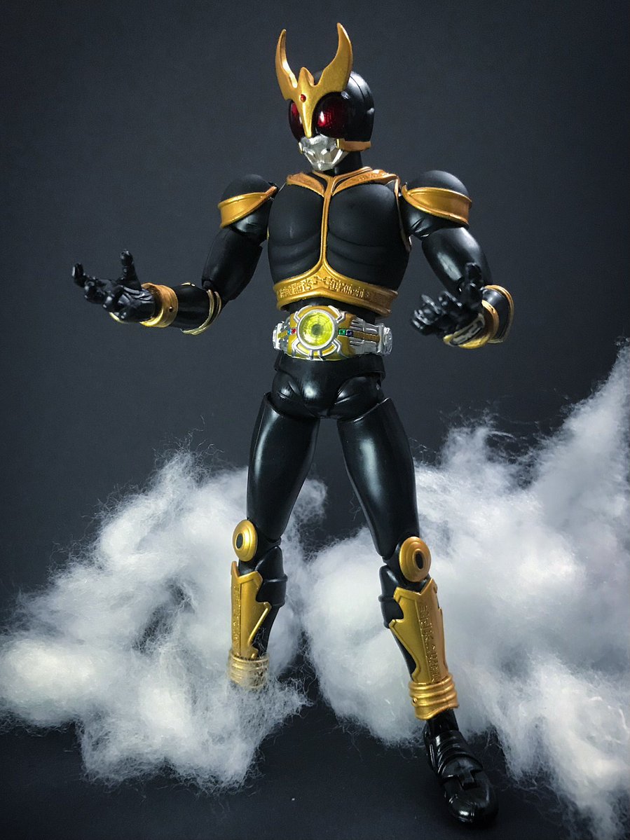 gamemasao's tweet photo. フィギュアーツのクウガの
アメイジングマイティを外箱なしで
1800円で買いました。
カッコイイ！

「黒くなった…」

スポンサーも知らなかったし、
一度しか登場しなかったレアフォーム🤭

ライダーはクウガと
ブラックシリーズで生きていけますね。 https://t.co/xz3OFU420l