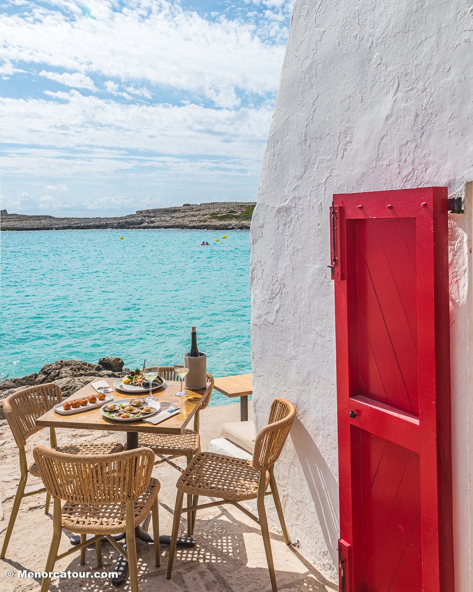 MENORCATOUR's tweet photo. ⚓ Bucaneros Binibeca – Sabor mediterráneo junto al mar 🌊🍴
📍 Playa de Binibeca – Sant Lluís
🔗 Más info: https://t.co/sUXTLWeznR
#Menorca #RestaurantesMenorca #GastronomiaMenorca #Binibeca #BucanerosBinibeca #MenorcaTour #CocinaMediterránea https://t.co/yFlM16z3o7