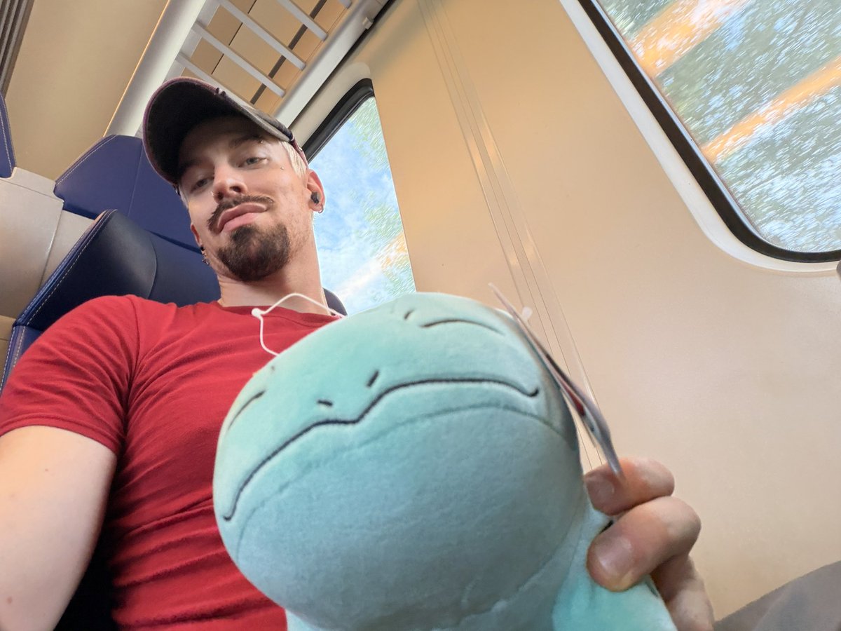 JizzdemonX's tweet photo. made a new fren today 😭🌿🥹 https://t.co/JfRGpeQarM