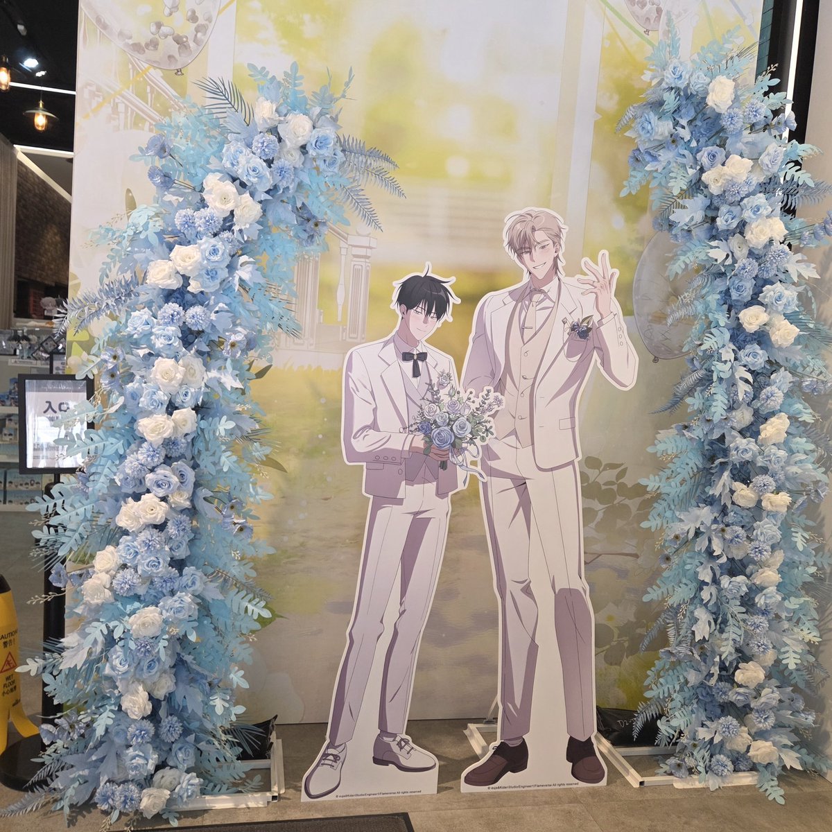 CcshisiBird's tweet photo. 係水邊之夜展呀！！！而且係响香港呀！！！！雖��小小的，但我已經好開心，超興奮了😊
買咗少少紀念品，真係好靚好可愛！
恭喜太洲有老婆喇🤣
感謝作者大人，매우 감사합니다🙇‍♀️
@dmwk00 #水邊之夜 #lowtideintwilight
#물가의밤 https://t.co/hOMyaN33zf