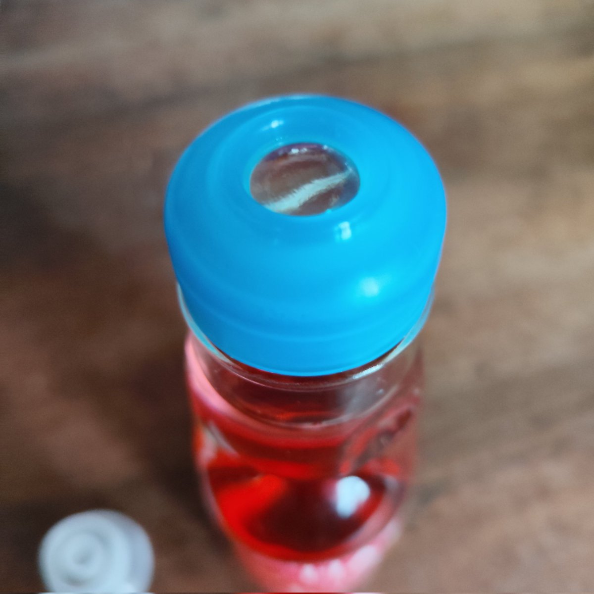 bonemarrowonion's tweet photo. Do I push the cap in? https://t.co/bmwQkKDKFj