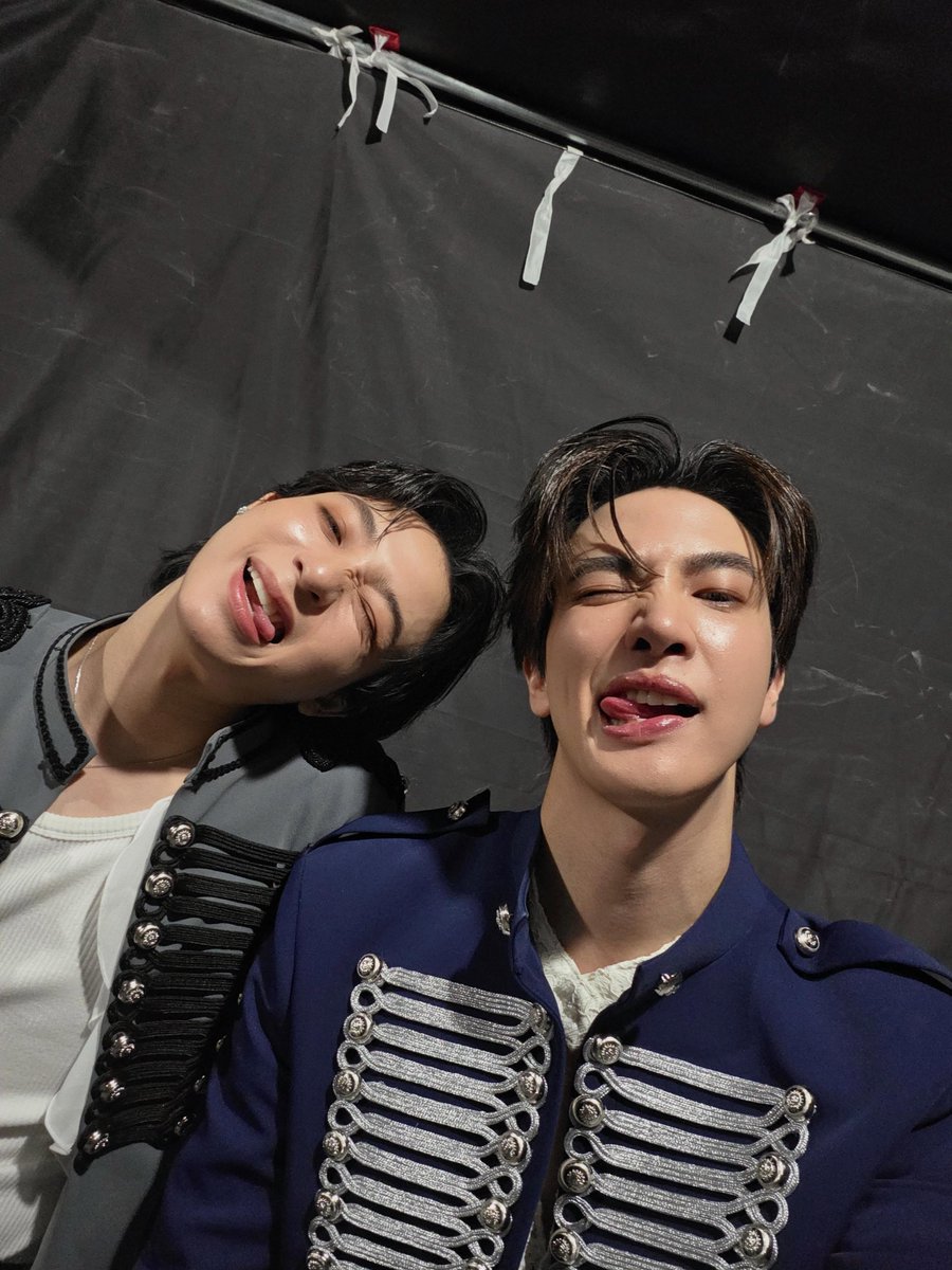maxky_fc's tweet photo. 🐢 𝐌𝐀𝐗𝐊𝐘 𝐔𝐏𝐃𝐀𝐓𝐄 
📸 IG Post : Maxky_rp 

FOUREVERYOU
ตามไปกดใจกดไลค์กดแชร์ได้ที่ไอจีอีก 20 รูป ✨️

📎 : https://t.co/N9Su9QfTx5

#maxky_rp #แม็กกี้รชต 
#บ้านราชาเต่า #MaxkyFanClub https://t.co/fX2cKONXS6
