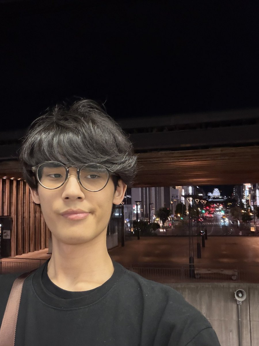 bunbun3rdv3's tweet photo. 7月7日朝の6時に起きて電車乗ってタクシー乗って合計3時間かけて店行ったのに普通に負けたんやけど、今泣きながら帰ってる。姫路城と2ショするのに4万かかったと思っとこ https://t.co/VKpOn1KQyL