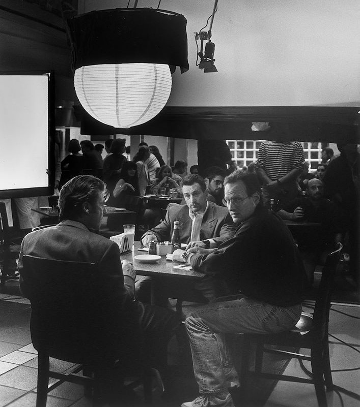 ATRightMovies's tweet photo. Filming the coffee shop scene in HEAT (1995). https://t.co/cyQ0GJbR3V