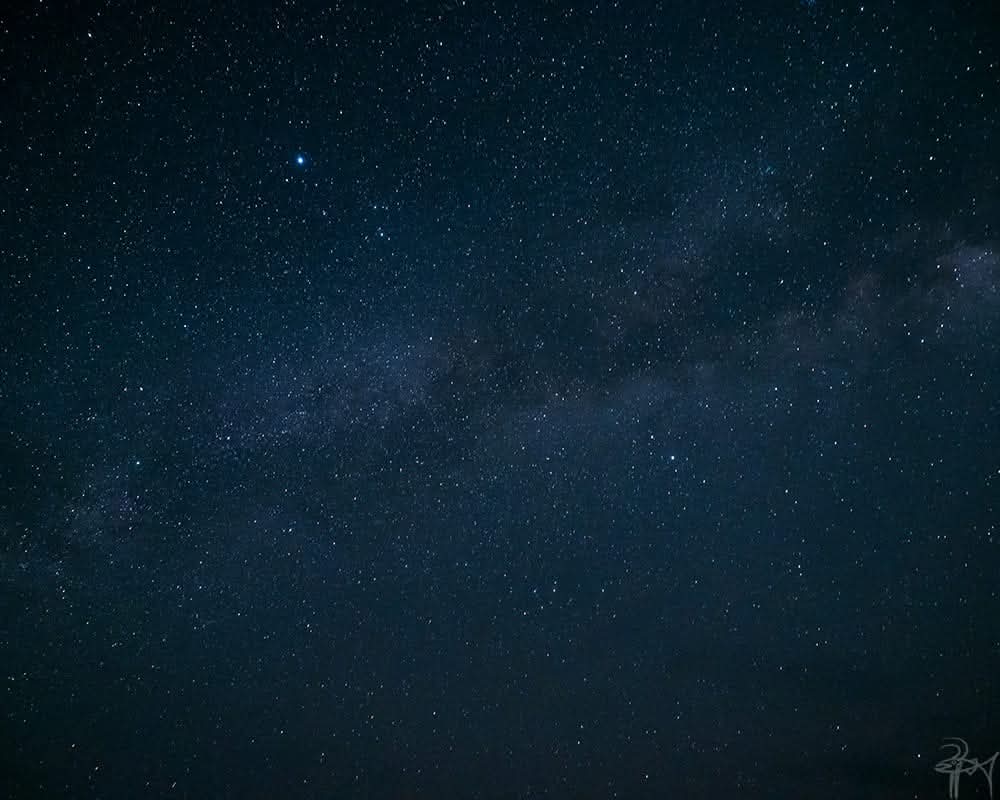 nagatsueeso's tweet photo. 『天の川』
遠い昔
真っ暗な岬に立って
出会った天の川
〈沖縄県〉
#omdem1markii #天の川 #七夕 #星 #夜 #天体 #旅の思い出 #沖縄県 #聴覚障害者 #OLYMPUS https://t.co/biyO40vPGr