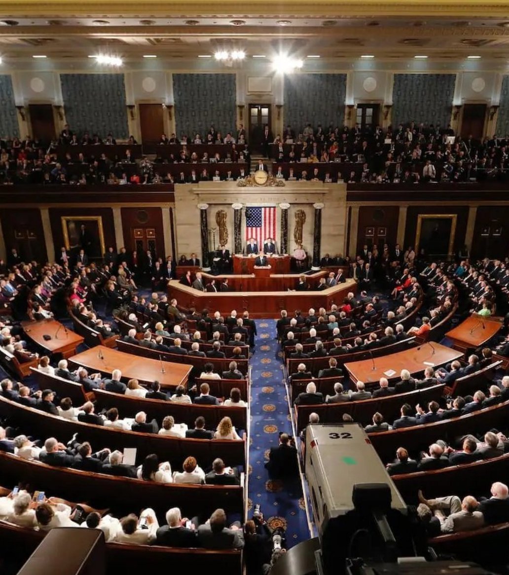 Coinvo's tweet photo. 🇺🇸 Warren Buffett: "My solution to end the U.S. deficit problem in 5 minutes, is simple."

"Just pass a law that when there's a deficit of over 3% of GDP, all Congress members will not be re-elected." https://t.co/k9uJtPETkf