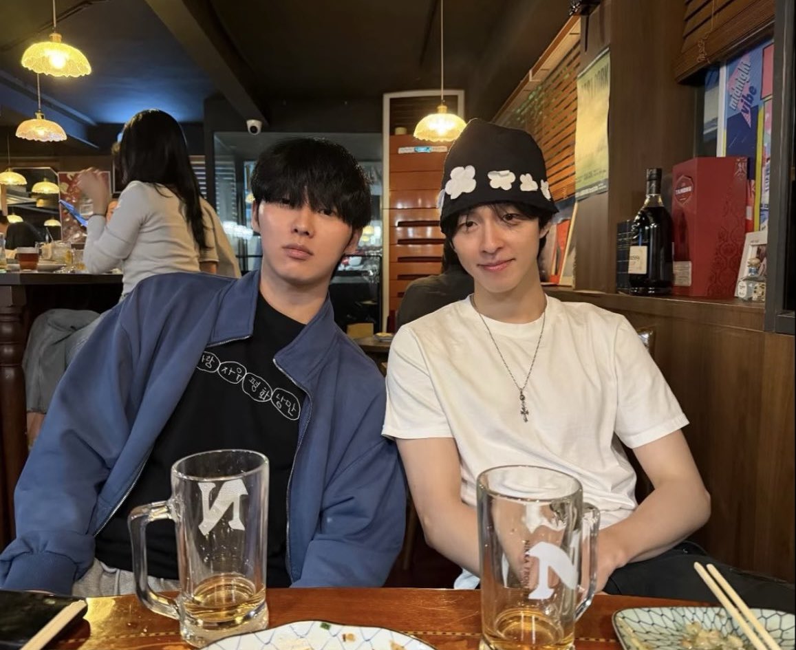 voyior's tweet photo. 약영 배경음 깔고    소년아    라는 글과 함께 
1분 만에 삭제엔딩 경랄 사건 https://t.co/4lI5h6ry8D