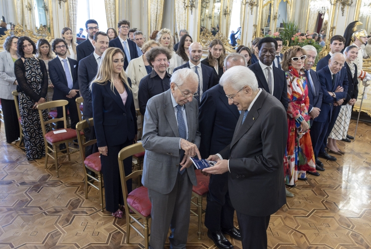 USAmbItaly's tweet photo. Connecting people is the core of diplomacy! 🇺🇸🇮🇹

I was honored to join President Mattarella at the @Quirinale to celebrate our Fulbright exchange program, Freedom 250, and the 80th anniversary of the Italian Republic. 

The @FulbrightIT community in Italy builds trusted academic and professional networks that strengthen our alliance and help our two countries face future global challenges together.