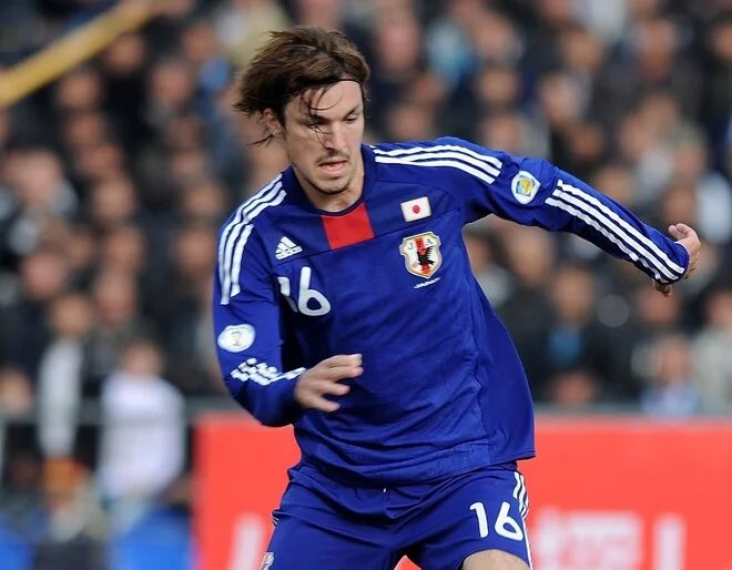 かつてサッカー日本代表にも192cm92kgのFWがいましてね()