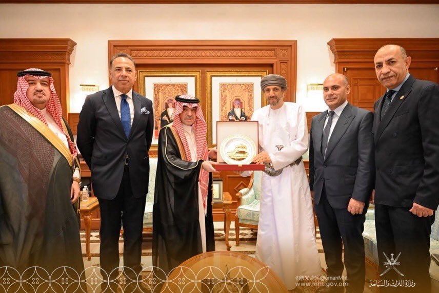 OmanMHT's tweet photo. التقى معالي السيد وزير التراث والسياحة بمعالي الدكتور رئيس المنظمة العربية للسياحة جرى خلال اللقاء بحث أوجه التعاون المشترك في مجالي التراث والسياحة واستعراض فرص تعزيز الشراكة بما يسهم في تطوير العمل المشترك وتوسيع آفاق التعاون ودعم المبادرات التي تخدم المصالح المشتركة.

#تراث_وسياحة