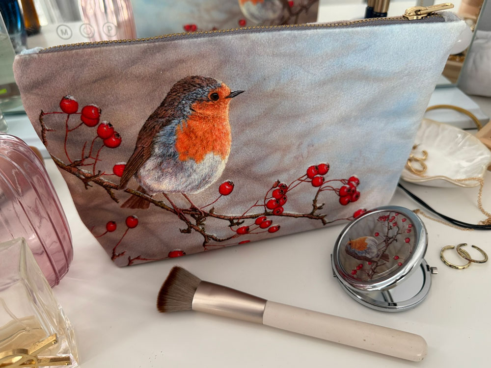 RobertEFuller's tweet photo. Travel in style this summer🧳🌞

Whether you're packing for a weekend away or a long-awaited holiday, why not keep your essentials organised with a wash bag featuring one of my paintings?

https://t.co/WYmNoqkymt https://t.co/bk4pXt6sw4