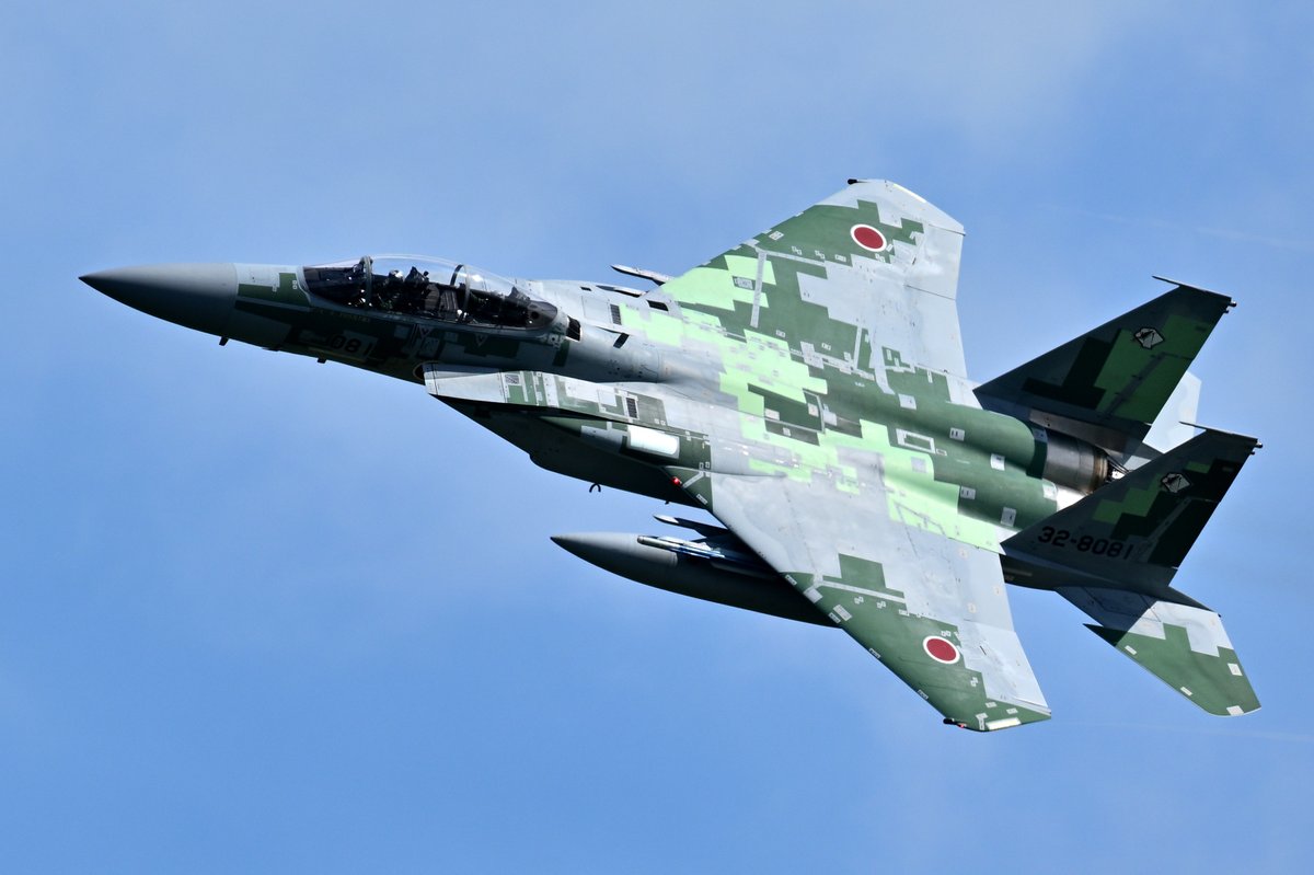 airbase111's tweet photo. 今日の小松
　アグレッサー（午後）　６機のうちの3機
#小松基地 https://t.co/TuKD2GSKbC