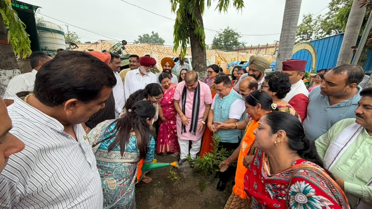 TheDeepakBali's tweet photo. डॉ. श्यामा प्रसाद मुखर्जी जी की 125वीं जयंती के उपलक्ष्य में नगर निगम सभागार में आयोजित छात्रा सम्मेलन में सहभागिता कर उनके राष्ट्रवादी विचारों एवं आदर्शों को स्मरण करने का अवसर प्राप्त हुआ।

 #BJPUttarakhand #KashipurNagarNigam #NarendraModi #PushkarSinghDhami #DeepakBali https://t.co/00Ic9q8Qnw