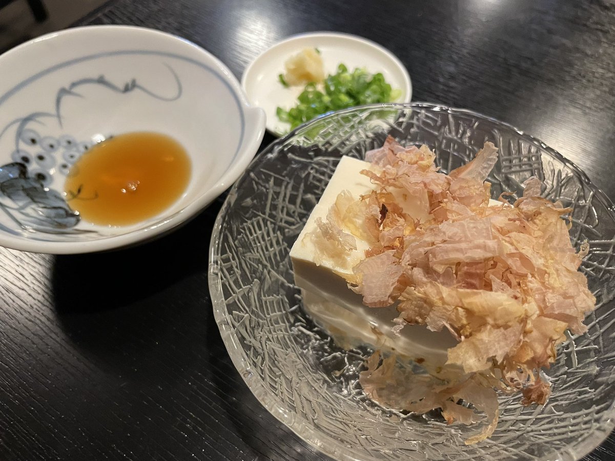 Takarobin54's tweet photo. 97年の歴史がある昭和４年創業の『江戸屋』さん。
現代のただ見た目が良く、美味しいだろうとアレンジし過ぎの料理と違って昭和の味がそのままここにあります。
#江戸屋
#岡崎市
#老舗
#昭和
#昭和グルメ https://t.co/9N4K8F1YDg