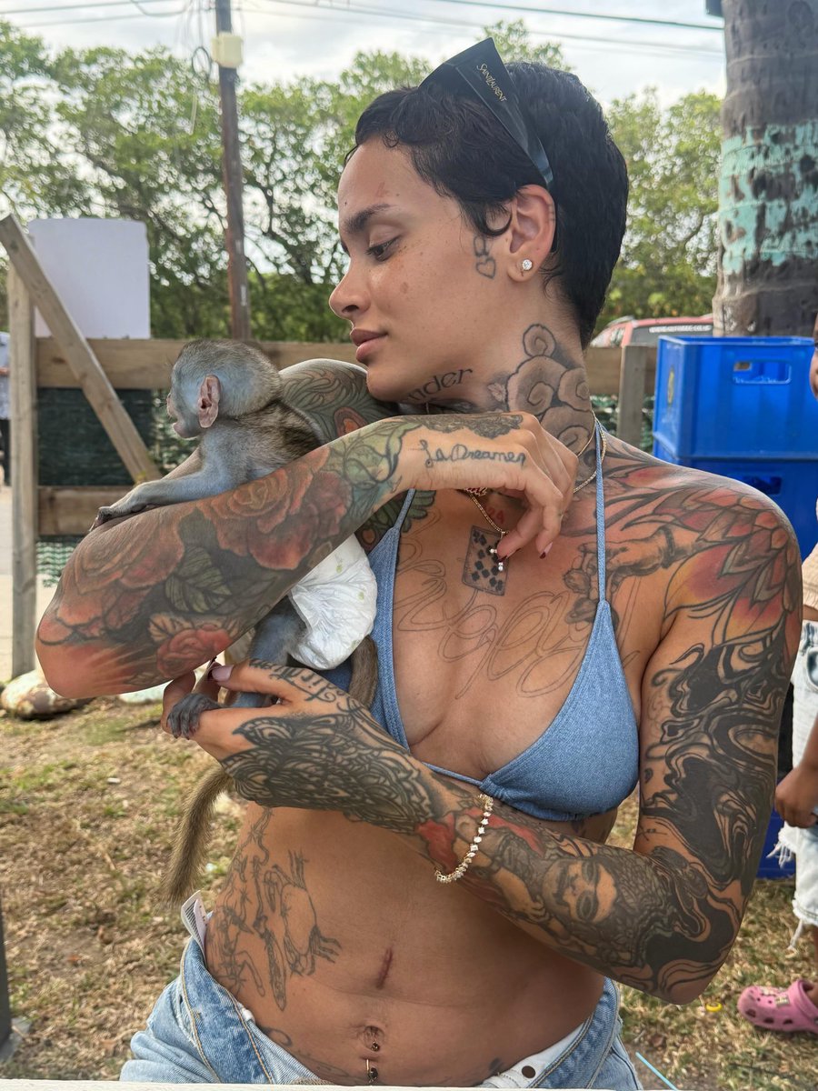 baddiees___'s tweet photo. Kehlani in St.Kitts https://t.co/VBRhnbsZ02