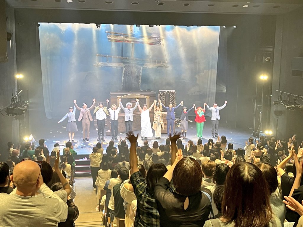kotempest2026's tweet photo. ⚡御礼⚡

俺もそろそろシェイクスピアシリーズ
『#コテンペスト』
本多劇場での全15公演が無事終幕いたしました

ご来場の皆様、応援してくださった皆様
誠にありがとうございました！

次の上演地は大阪！
7月17-19日 TTホールでお会いしましょう！
皆様のご来場を心よりお待ちしております https://t.co/YxIeNt6HPF