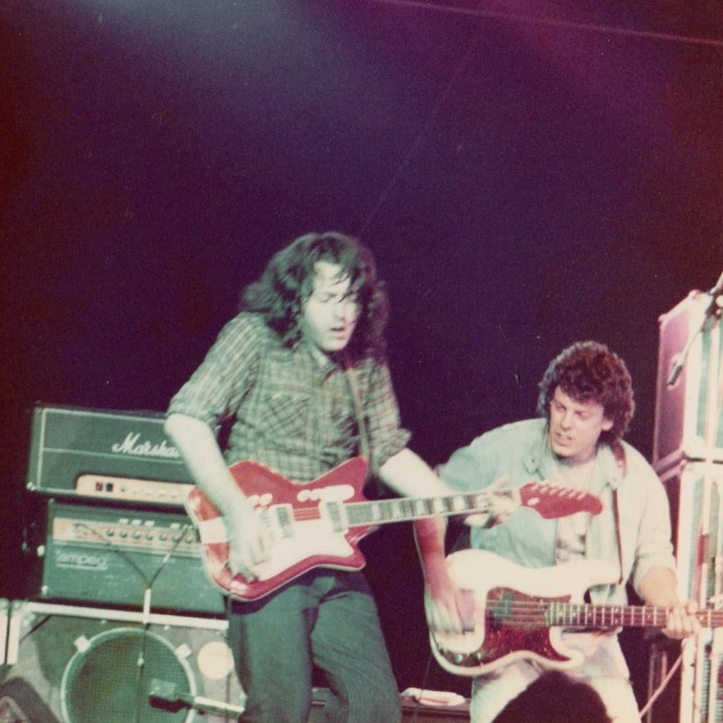 rorygallagher's tweet photo. July 7th in Rory history:
1968 Bedfordshire GB Woburn Abbey Festival
1979 Torhout BE Dubblefestival
1984 St. Wendel DE Bosenbach Stadion 'St.Wendeler Festival' (📸 Chip Fowler) https://t.co/eg9fXS088L