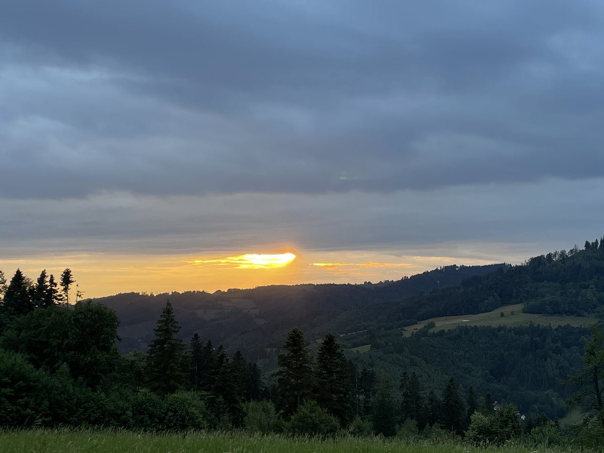 Noblnoch's tweet photo. Pondělní procházka. https://t.co/FFTXq9ofZE