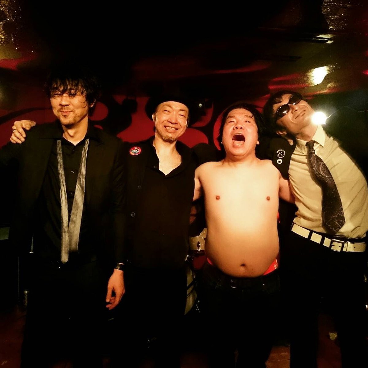 GyogunRends's tweet photo. 復活GYOGUN REND'S
名古屋は勿論GASOLINEと！！

8/16 sun 今池HUCK FINN
HARD B SESSIONS -imaike-

この日は何の心配もなし。
ガソリンがいれば万事ＯＫ！！
潰しあった20代から30年！？
またガソリンに火をつける！！

イープラス
https://t.co/DPqpnOxZe5 https://t.co/HQFofMMSo3